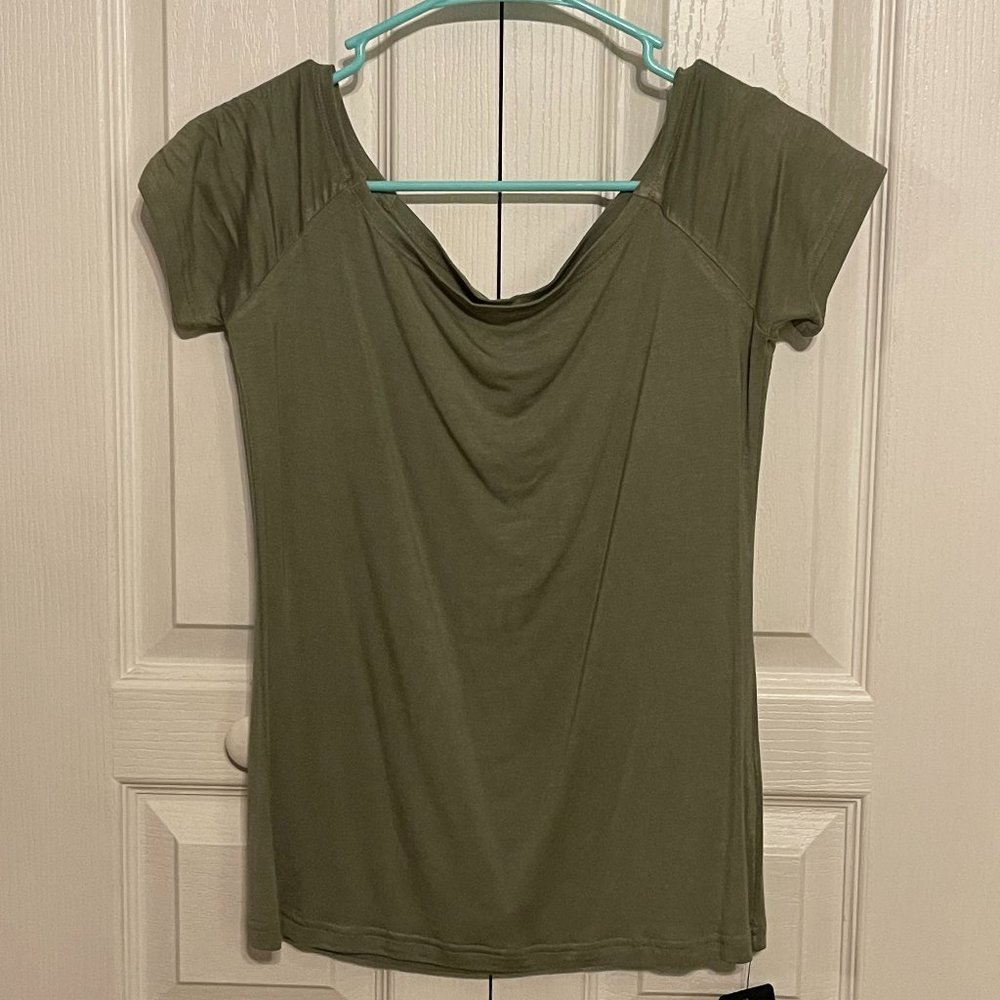 (2) NWT Fuinloth Women’s Shirts – Size Medium